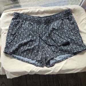 Women's Printed Elastic-Waist Lounge Shorts - Black Pattern